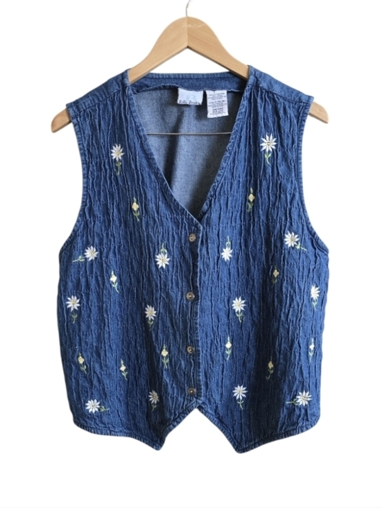 Bobbie Brooks Jackets & Blazers - Vintage Bobbie Brooks Denim Cottagecore/Grannycore Floral Vest. Size Large